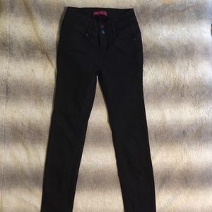 Trendy Black Skinny Jeans